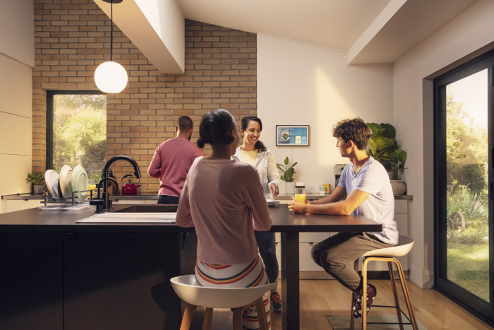 Echo Show 15 (Bild: Amazon)